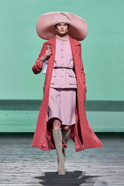 Look 5